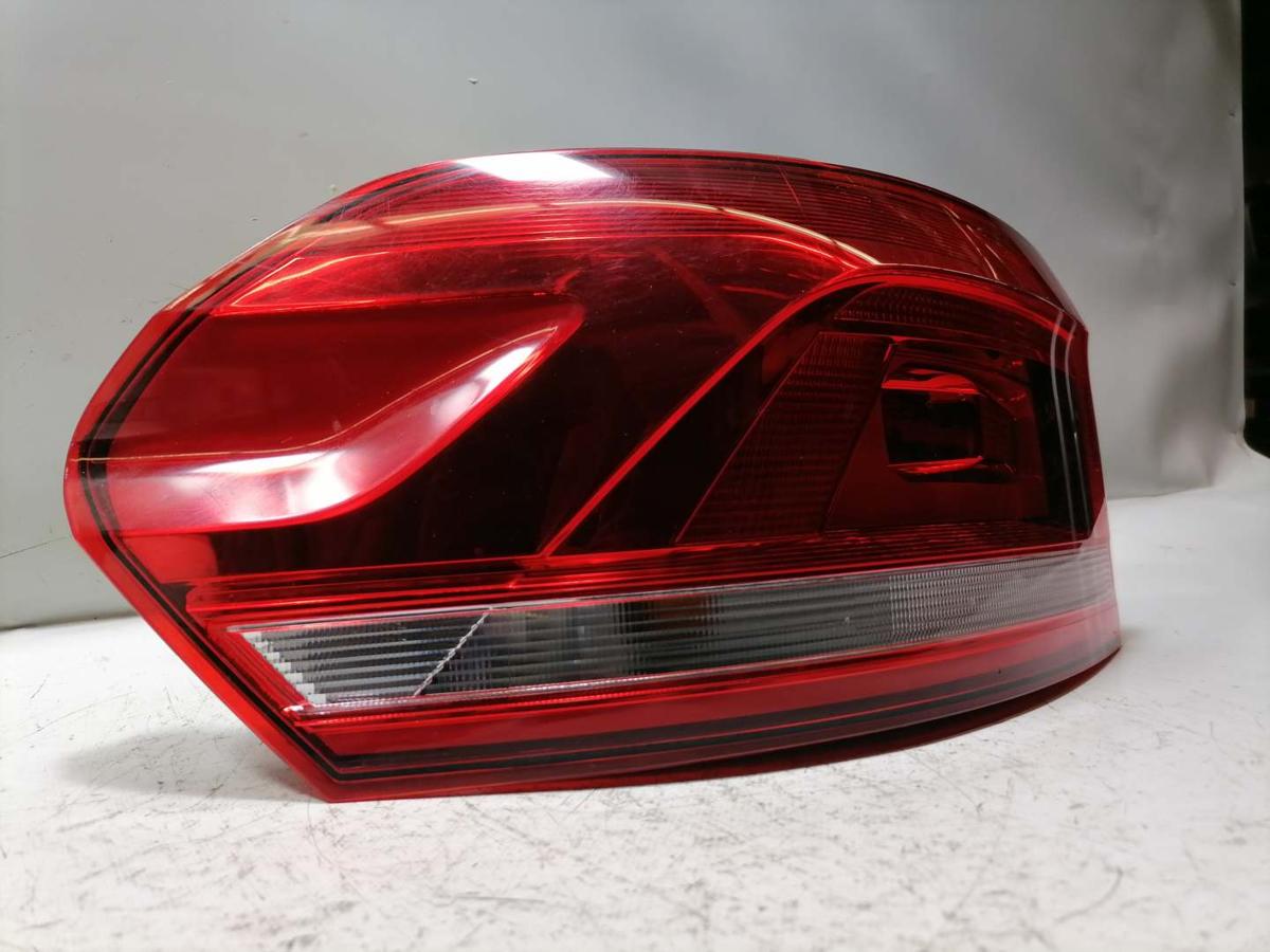 VW Touran 2 original R&uuml;cklicht R&uuml;ckleuchte Schlussleuchte links au&szlig;en Bj.2017